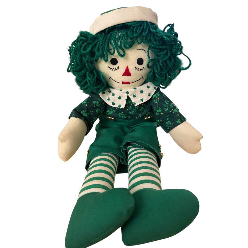 St Patricks Day Plush Doll Green Shamrock Outfit Heart Pin